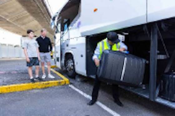  【9:30am】BR 悉尼国际机场至市区酒店接送半日游（含 Watsons Bay / Manly海滩半日游）